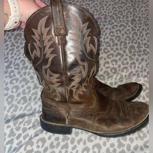 Womens Ariat boots size 8